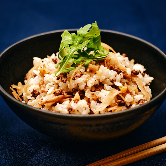 ごぼうとくるみ入り 牛そぼろの混ぜご飯